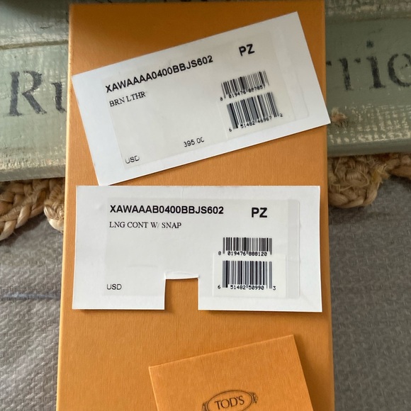 Tod’s Brown Leather Wallet - Picture 14 of 15